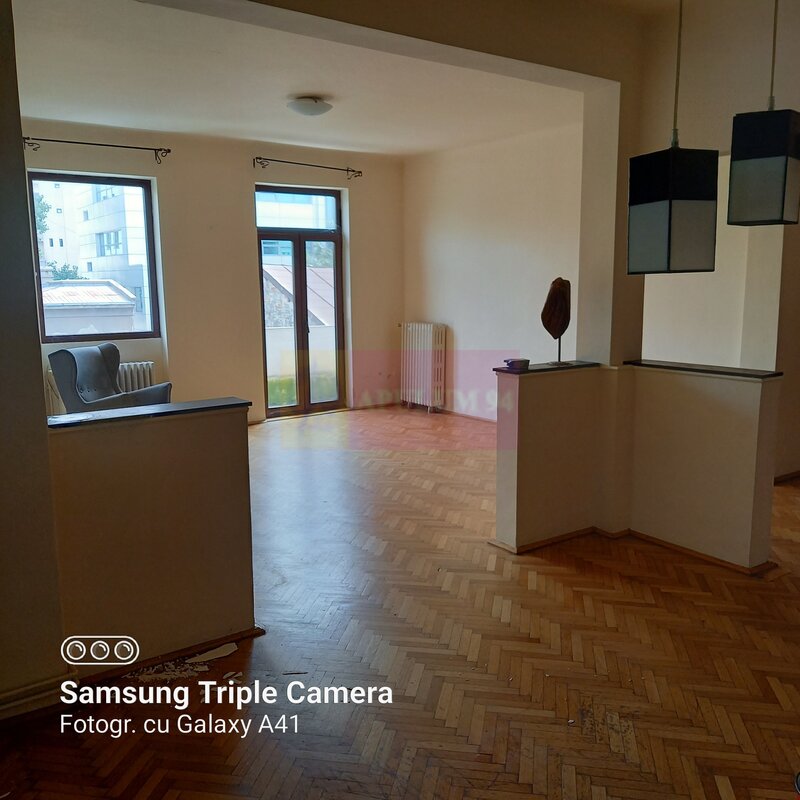 Apartament 5 camere Mitropolie